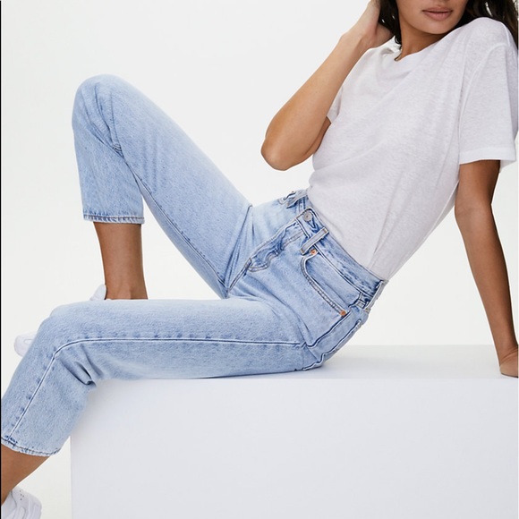 Brand new, barely worn. Light denim wedgie straight leg Levi’s. Size 27. - Picture 2 of 5